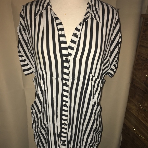 Forever 21 black and white stripe blouse - Picture 1 of 4